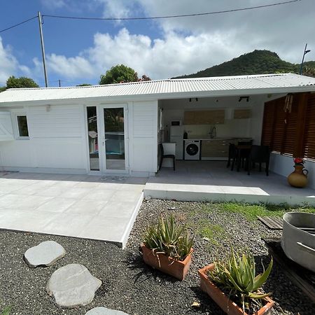 Bungalow "Doussin' Kreyol", Au Calme A 150M De La Plage Grande Anse Buitenkant foto