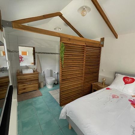 Bungalow "Doussin' Kreyol", Au Calme A 150M De La Plage Grande Anse Buitenkant foto