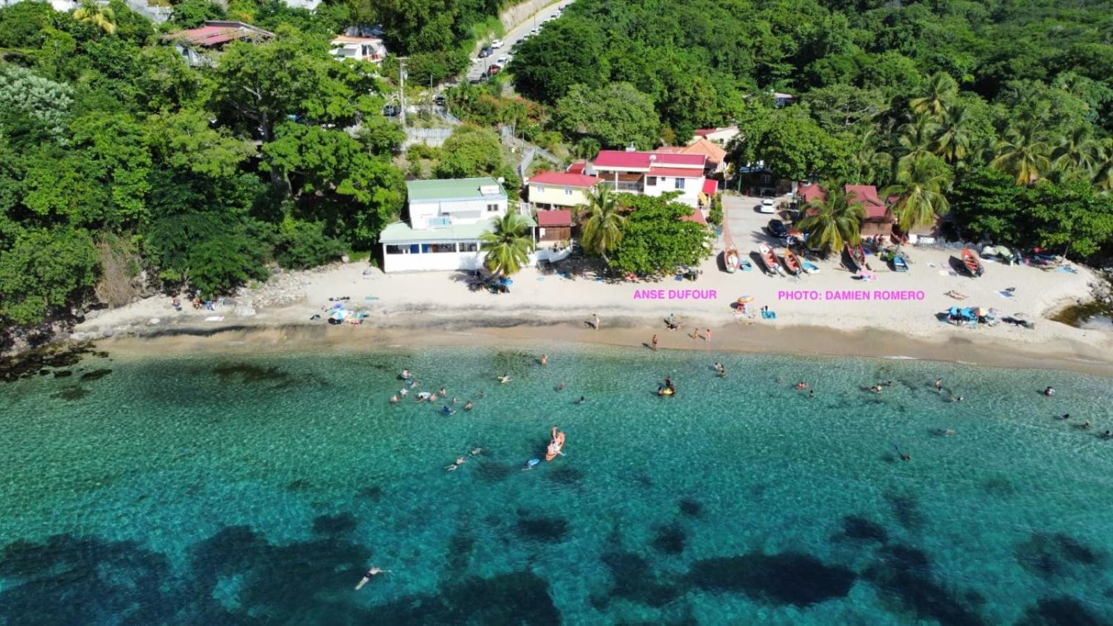 Bungalow "Doussin' Kreyol", Au Calme A 150M De La Plage Grande Anse Buitenkant foto