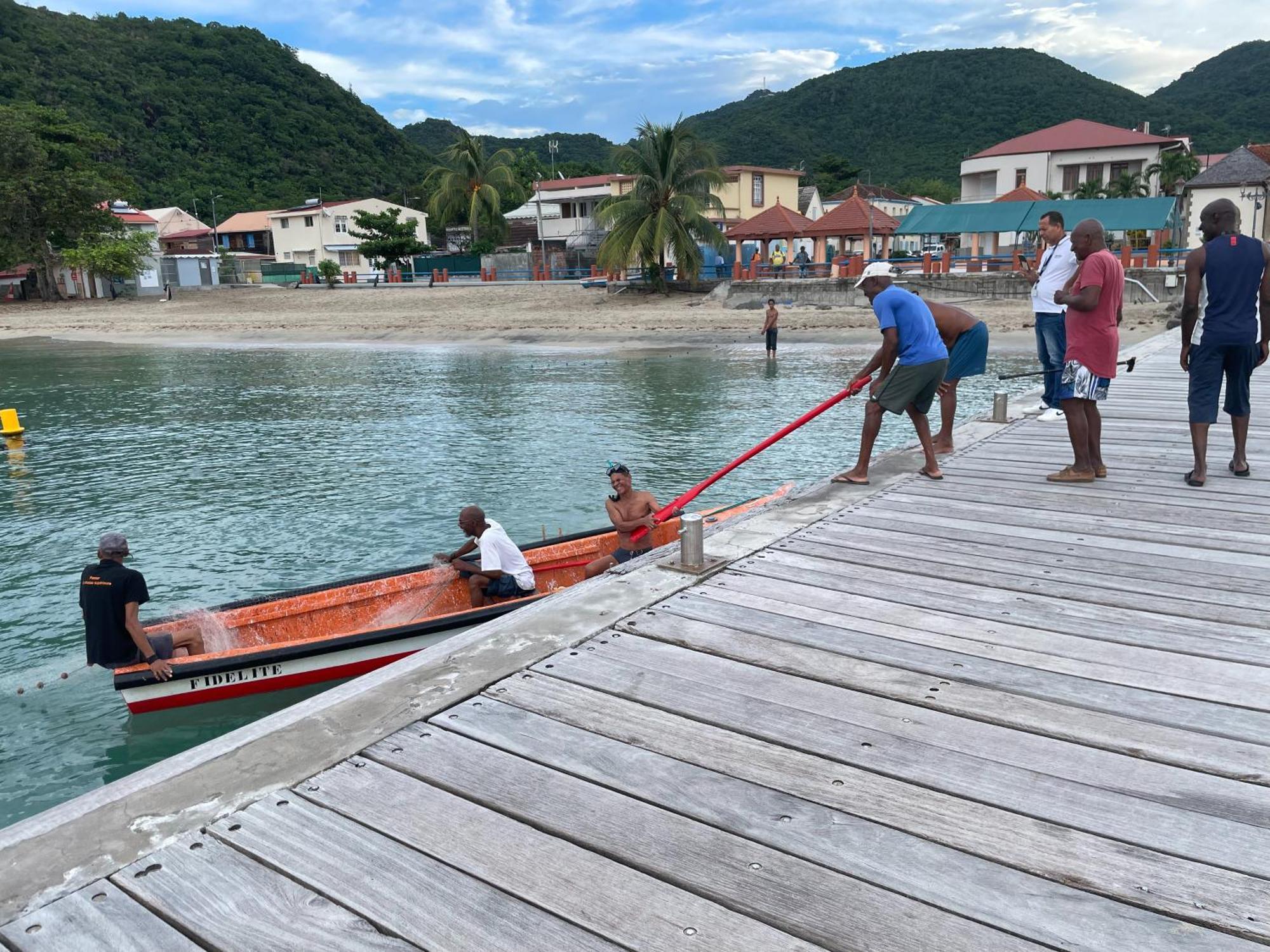 Bungalow "Doussin' Kreyol", Au Calme A 150M De La Plage Grande Anse Buitenkant foto